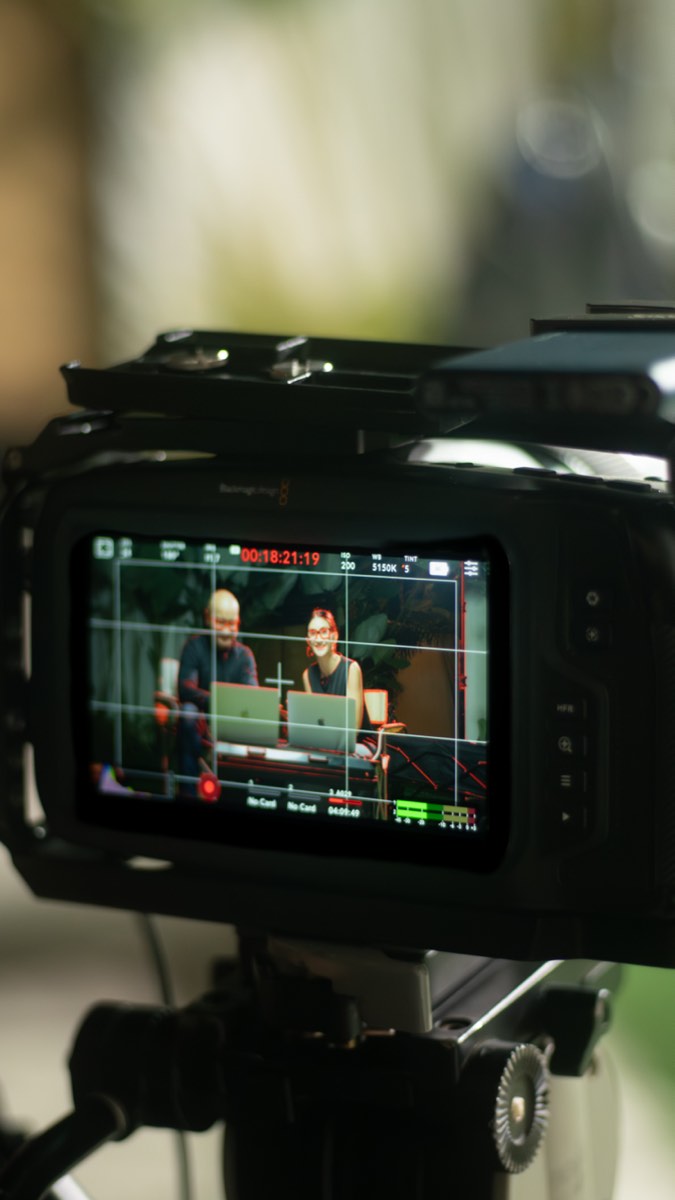 Vertical behind the scenes monitor from the Well and Wise cohort